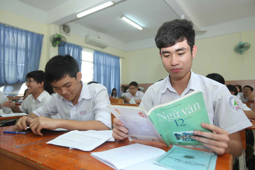 chinh phuc the loai nghi luan van hoc bang 10 cach mo bai 2